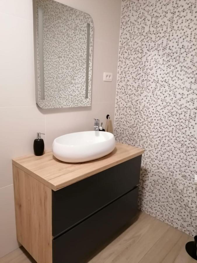 Brand New Apartment In Malinska Exterior photo